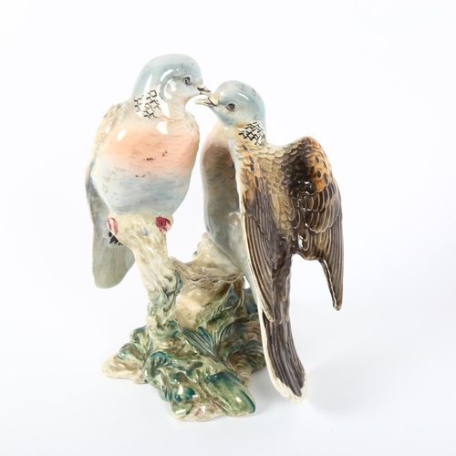 528 - A pair of Beswick doves, 1022