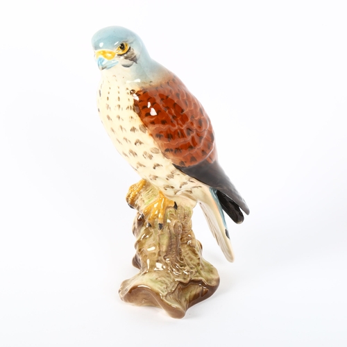 529 - A Beswick kestrel, 2316