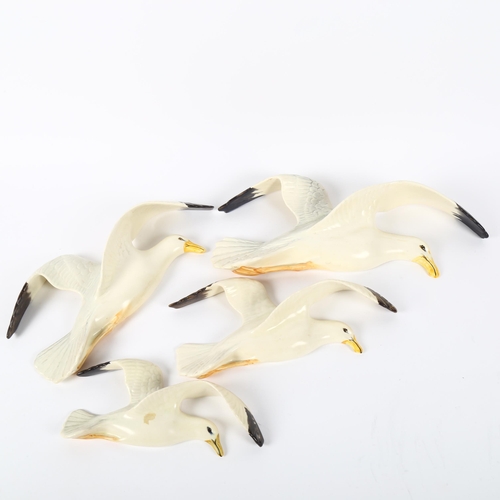 533 - A graduated group of 4 flying gulls, 658-1/2/3/4