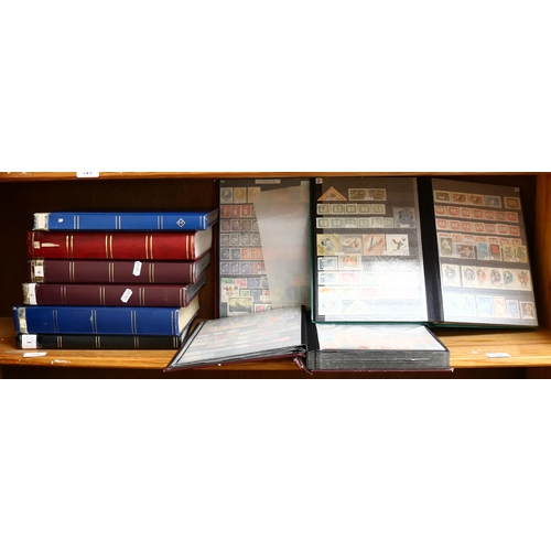 723 - 9 albums of Vintage world postage stamps