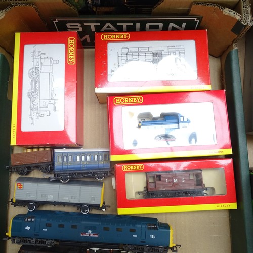 378 - A group of Hornby locomotives and carriages, including R2880, R2779, R2256 etc (2 boxes)