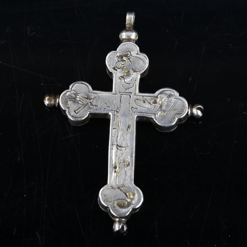 441 - A rare 16th century silver crucifix cross pendant, with screw fasteners opening to reveal compartmen... 