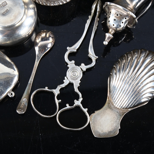 470 - Various silver, including caddy spoon, sugar nips, Russian salt, Elkington mustard pot etc, 6.4oz we... 