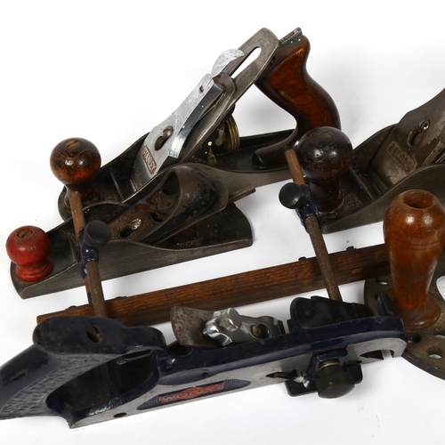 120 - A group of woodworking planes, including Stanley no. 4, Bailey no. 3, and Woden W78