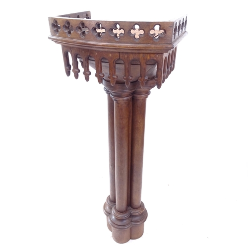 2168 - A Victorian oak Gothic church lectern, on a cluster column support, H147cm