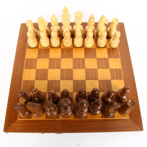 241 - A Jacques satinwood chess board, and set of unmarked chessmen, King height 11.5cm