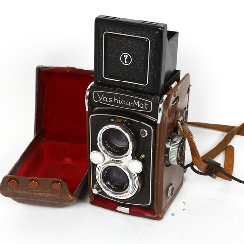 62 - YASHICA-MAT - a Vintage 80mm TLR camera, with 80mm View-Yashinon 1:3.2 and 80mm Yashinon 1:3.5 lense... 