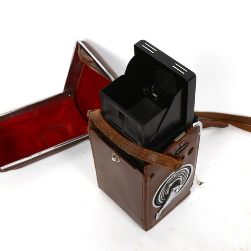 62 - YASHICA-MAT - a Vintage 80mm TLR camera, with 80mm View-Yashinon 1:3.2 and 80mm Yashinon 1:3.5 lense... 