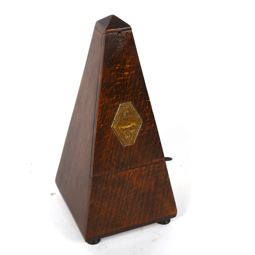 520 - Vintage French metronome, 23cm