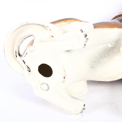 562 - Beswick fireside model Beagle, 2300