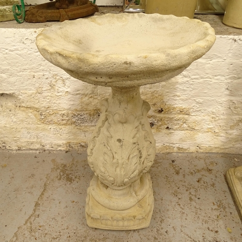 2685 - A circular concrete bird bath on stand, D35cm, H60cm