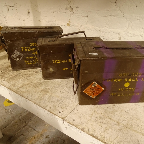 2712 - 3 ammunition boxes, largest L30cm, H18cm, D16cm