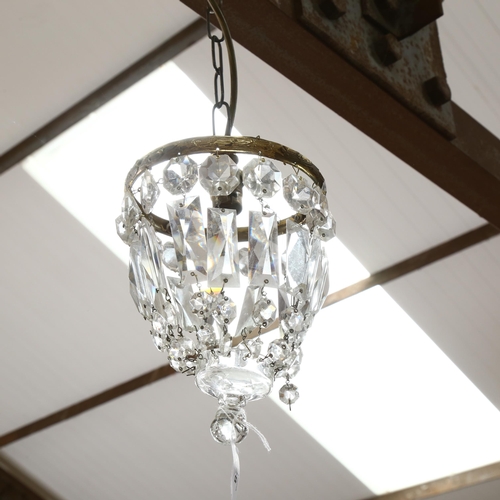 628 - A small chandelier with lustre drops, diameter 15cm