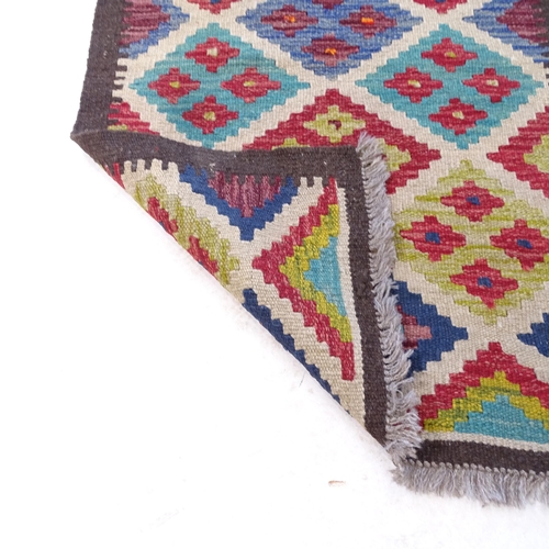 2316 - A Mamainer Kilim runner, 198cm x 69cm