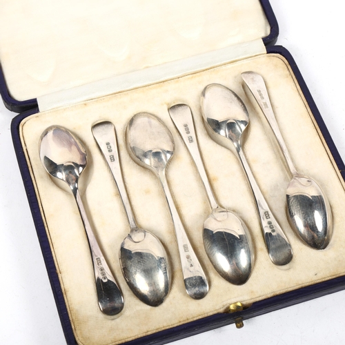 1353 - A set of 6 George V silver teaspoons with shell motifs, by Mappin & Webb, Sheffield 1924