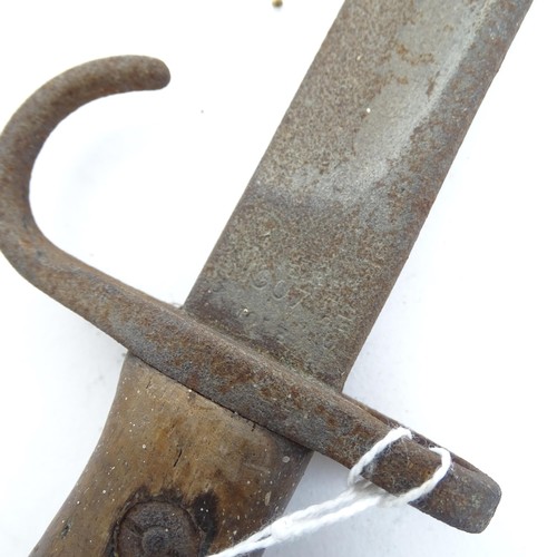 322 - A First World War British bayonet, allegedly retrieved from Hill 60 complex, blade length 43cm, with... 