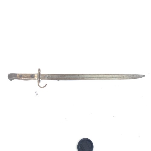 322 - A First World War British bayonet, allegedly retrieved from Hill 60 complex, blade length 43cm, with... 