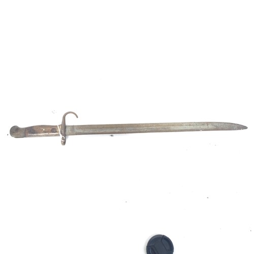 322 - A First World War British bayonet, allegedly retrieved from Hill 60 complex, blade length 43cm, with... 