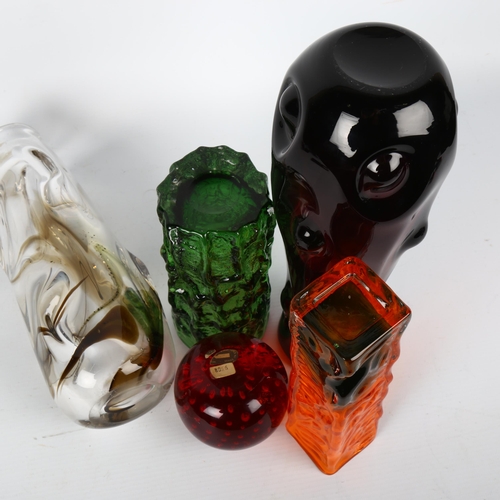 1658 - 4 pieces of WHITEFRIARS Glass including a GEOFFREY BAXTER bark vase, and one other vase (5)