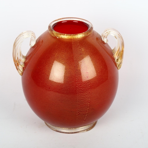 1667 - SEGUS, VETRI D'ARTE, Murano, a red sommerso vase with gold foil inclusion, height 15cm