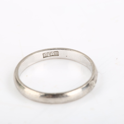 121 - A platinum wedding band ring, band width 2.5mm, size I, 2.4g