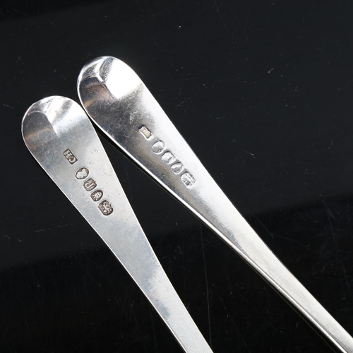 318 - A near-pair of George III silver Old English pattern tablespoons, hallmarks London 1790, length 21cm... 