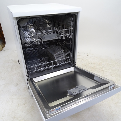 2594 - A Bosch freestanding dishwasher, model no. SMS50T22GB/34