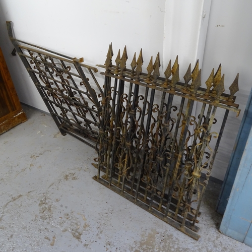 2619 - 6 wrought-iron fence panels, 4 x W90cm, H103cm, and 2 end panels, W86cm, H160cm (6)