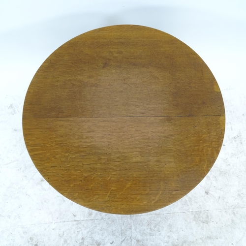 2642 - A 1930s circular coffee table in the manner of Gerald Summers, in oak-faced ply and oak, D58cm, H52c... 