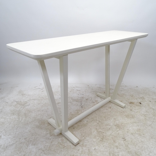 2646 - A contemporary design white painted console table, L120cm, H74cm, D40cm