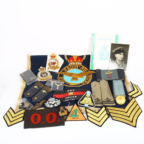 119 - RAF uniform badges, pennant, belt, epaulettes etc