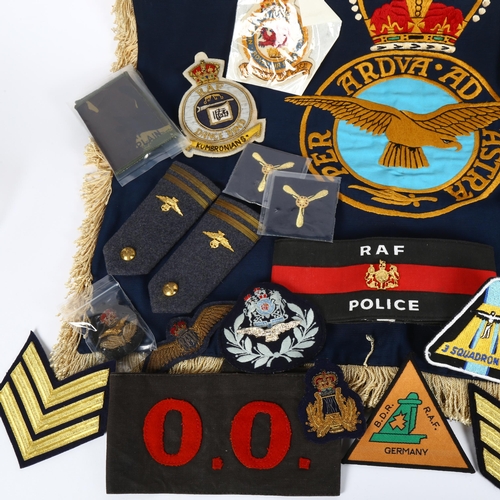 119 - RAF uniform badges, pennant, belt, epaulettes etc