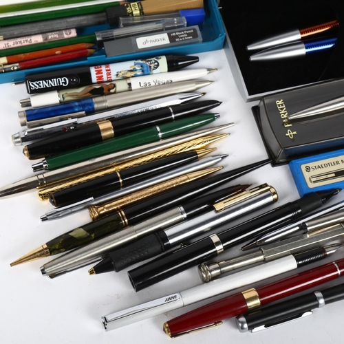 165 - Various pens, including Parker