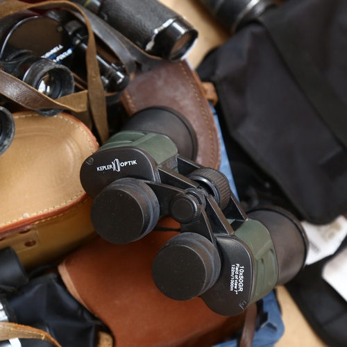 266 - A quantity of Vintage and other binoculars, including Bushnell 7x35, box Brownie model C etc (boxful... 