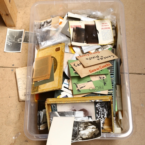 273 - A large quantity of photographs and slides (boxful)