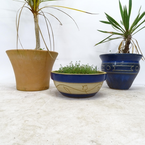 2712 - 3 garden pots, largest D38cm, H28cm