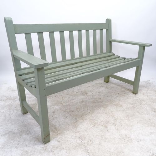 2723 - A painted and slatted garden bench, L128cm, H82cm