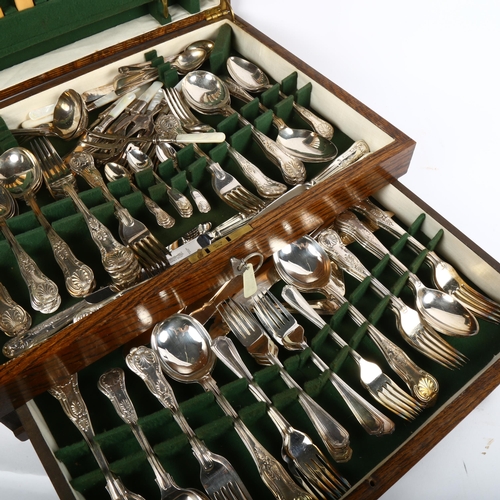 807 - A mixed canteen of silver plated cutlery, including 67 pieces of King's pattern cutlery, in a drawer... 