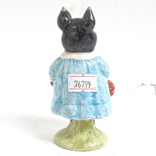 594 - 2 Beatrix Potter figures, Pig-Wig and Pigling Bland, a Hummel fish cruet, 5 small nursery dishes, fi... 