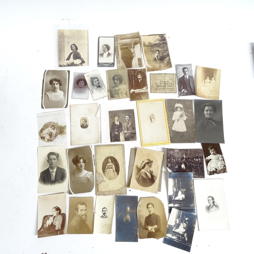 159 - A quantity of Antique daguerrotype and tintype photographs and portraits