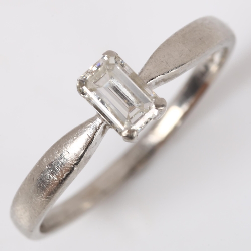 116 - A modern platinum 0.5ct solitaire emerald-cut diamond ring, colour approx I/J, clarity approx VS1/VS... 