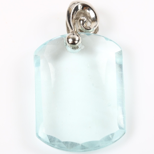 150 - A silver aquamarine tablet pendant, with faceted edges, pendant height 33.3mm, 5.1g