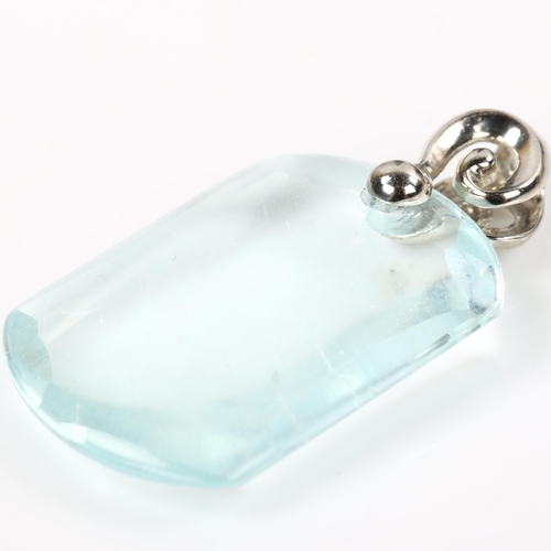 150 - A silver aquamarine tablet pendant, with faceted edges, pendant height 33.3mm, 5.1g