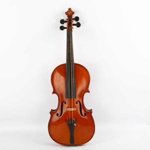 1085 - A violin with 2-piece satinwood back, back length 356mm