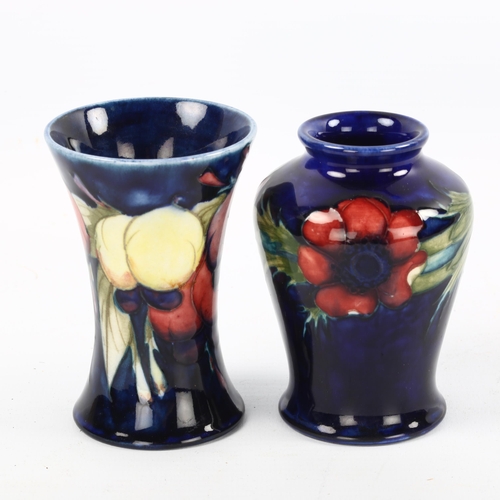 1091 - 2 small Moorcroft pottery vases, height 9cm (2)