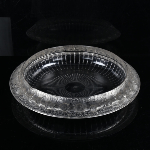 1115 - RENE LALIQUE - Marguerites pattern bowl, with frosted relief moulded flowerhead design surround, eng... 