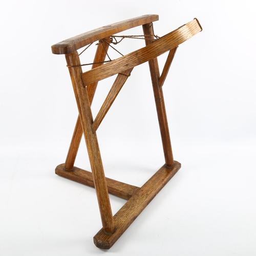 1122 - An elm lace maker's frame, early 20th century, height 53cm, width 45cm