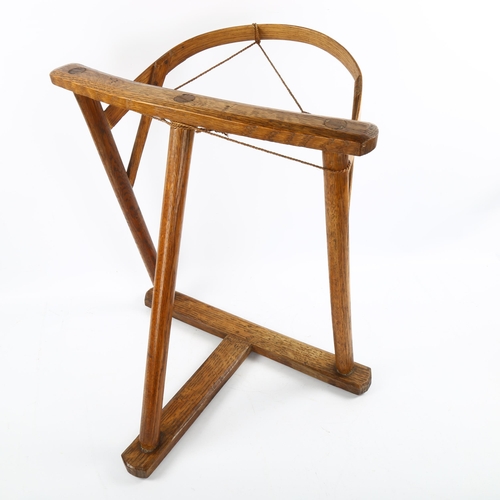 1122 - An elm lace maker's frame, early 20th century, height 53cm, width 45cm