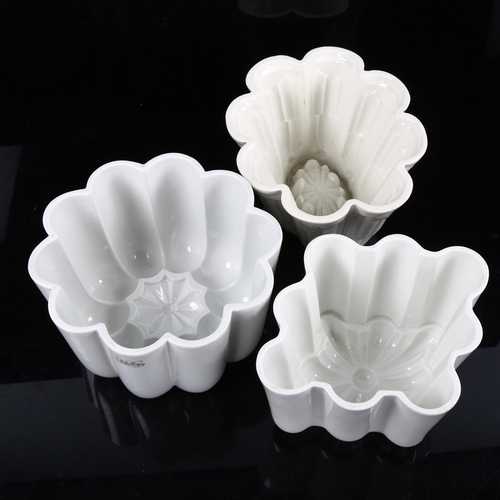 1128 - 3 Shelley ceramic jelly moulds