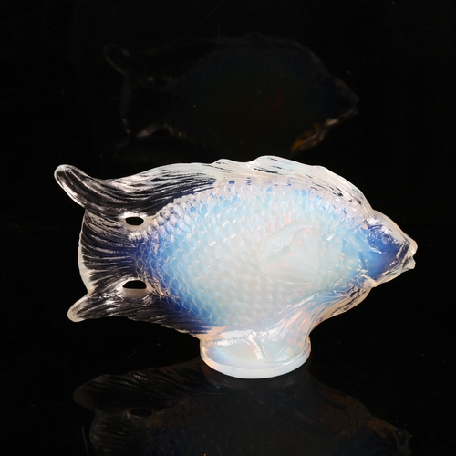 1201 - A French opalescent glass fish, probably Sabino but unmarked, length 11.5cm